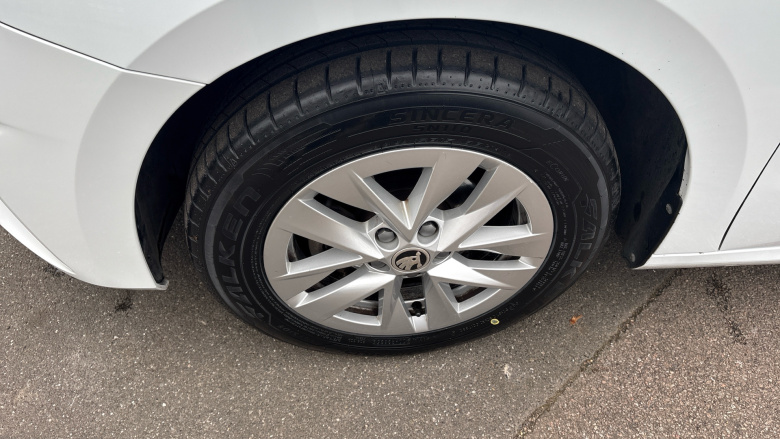 Skoda Fabia 1.0 MPI 80 SE Comfort 5dr Petrol Hatchback